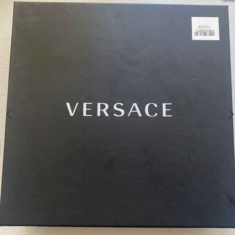 AUTHENTIC VERSACE BAROCCO PUZZLE MEDUSA.  🔥Host Pick🔥 - Picture 9 of 13